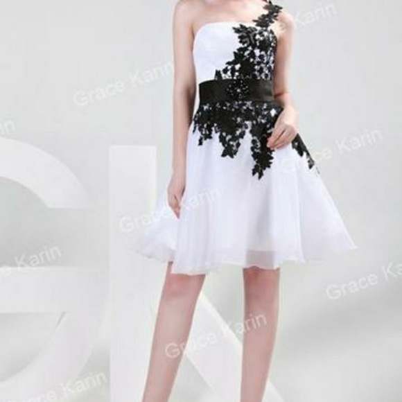 Prom Dresses - Picture 3 of 5